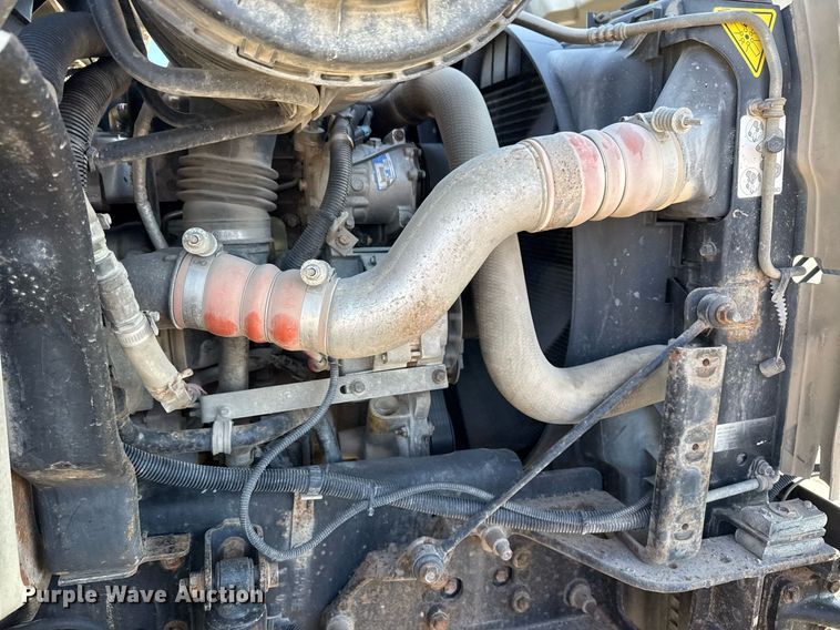 image for item EG7948 2009 International 4400 utility / service truck