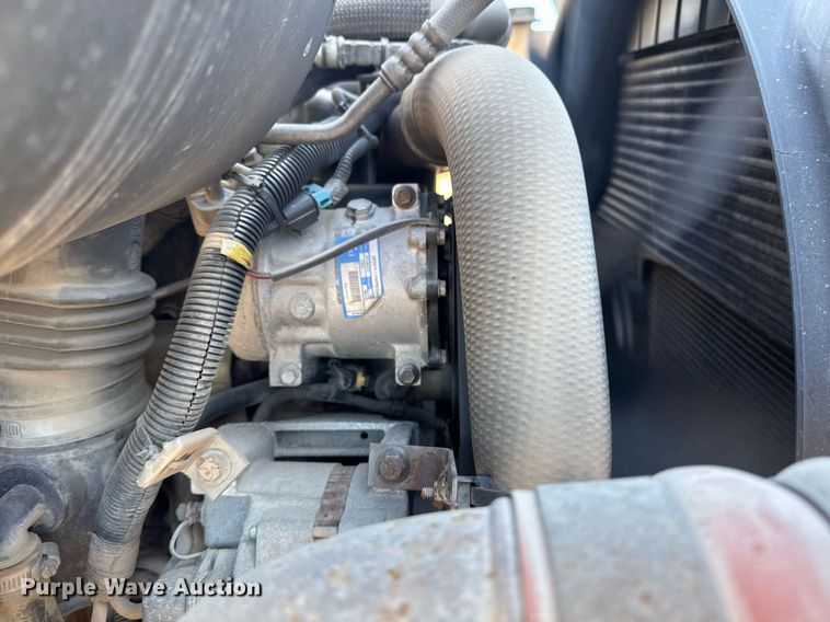 image for item EG7948 2009 International 4400 utility / service truck