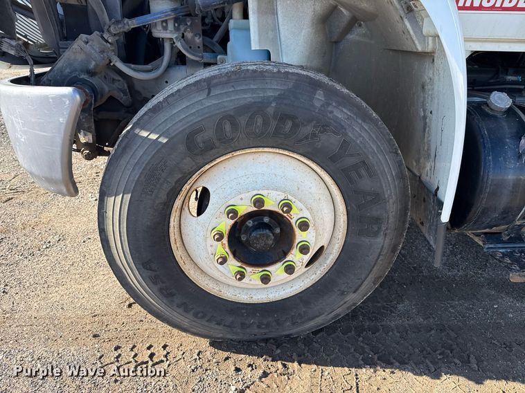 image for item EG7948 2009 International 4400 utility / service truck