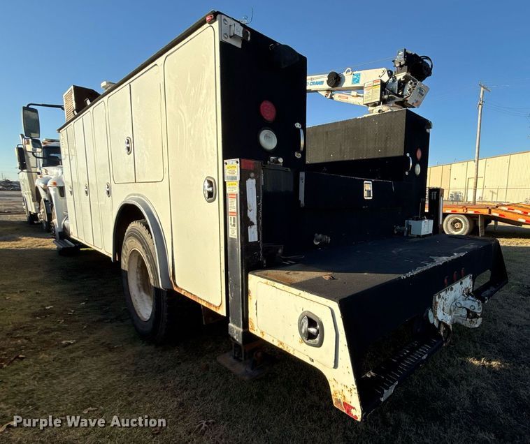 image for item EG7950 2009 International 4400 utility / service truck