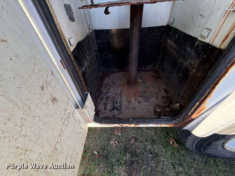 image for item EG7950 2009 International 4400 utility / service truck