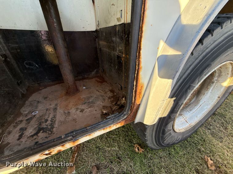 image for item EG7950 2009 International 4400 utility / service truck