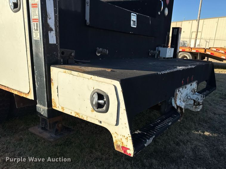 image for item EG7950 2009 International 4400 utility / service truck