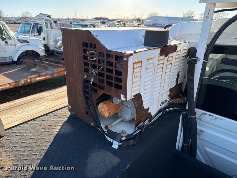 image for item EG7950 2009 International 4400 utility / service truck