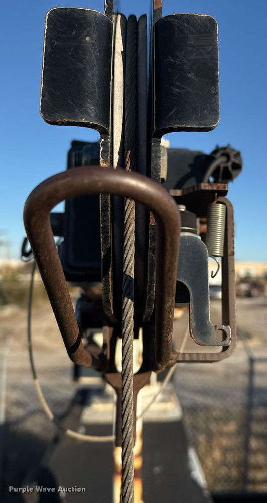 image for item EG7950 2009 International 4400 utility / service truck