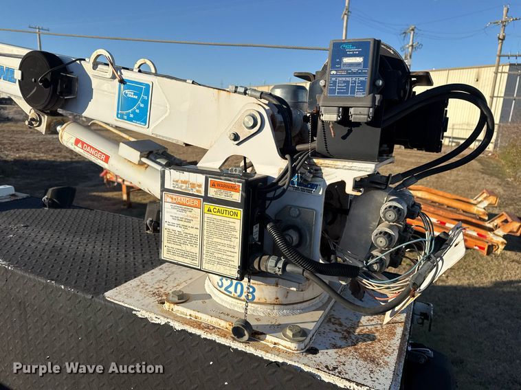 image for item EG7950 2009 International 4400 utility / service truck