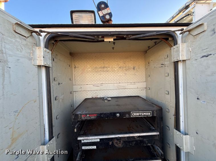 image for item EG7950 2009 International 4400 utility / service truck