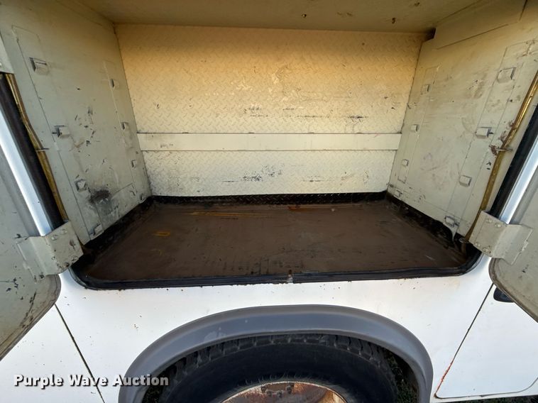 image for item EG7950 2009 International 4400 utility / service truck