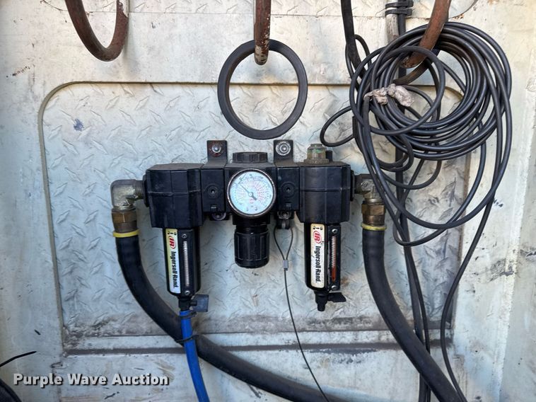 image for item EG7950 2009 International 4400 utility / service truck