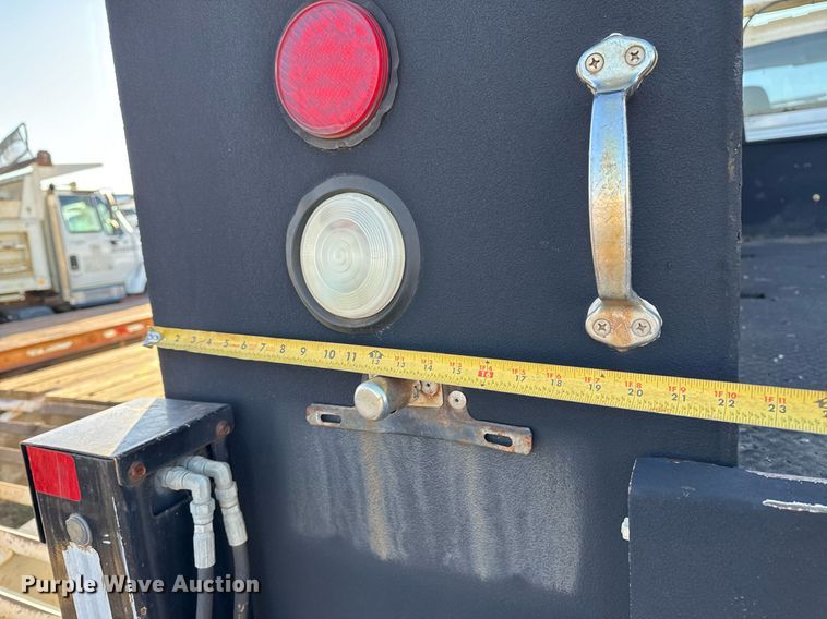 image for item EG7950 2009 International 4400 utility / service truck