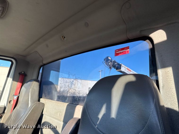 image for item EG7950 2009 International 4400 utility / service truck