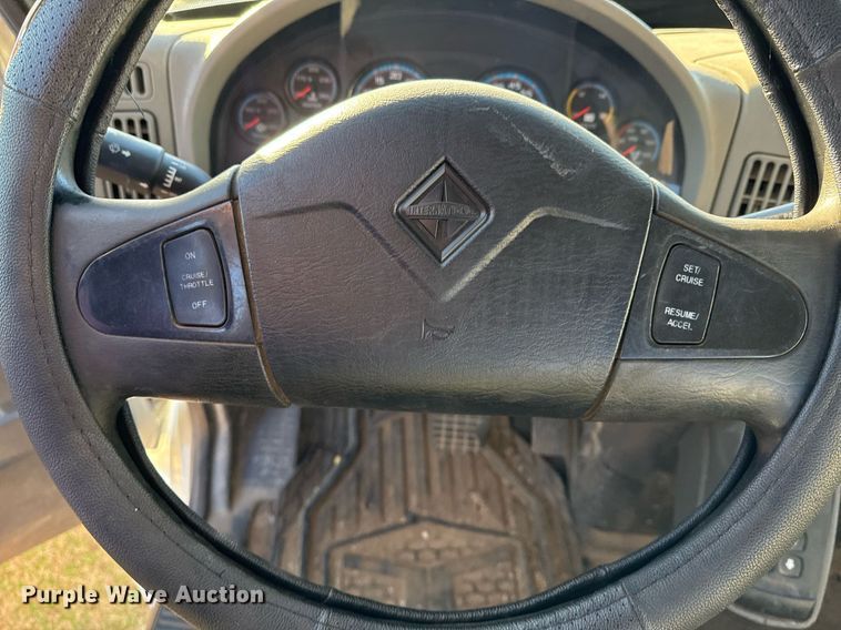 image for item EG7950 2009 International 4400 utility / service truck