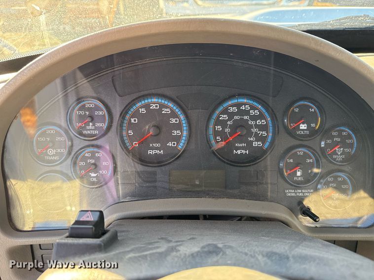 image for item EG7950 2009 International 4400 utility / service truck