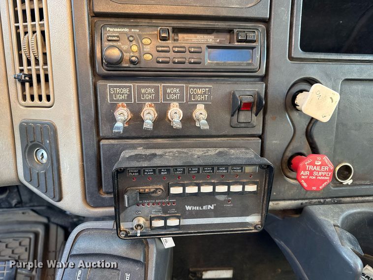 image for item EG7950 2009 International 4400 utility / service truck