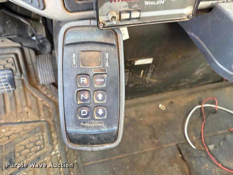 image for item EG7950 2009 International 4400 utility / service truck