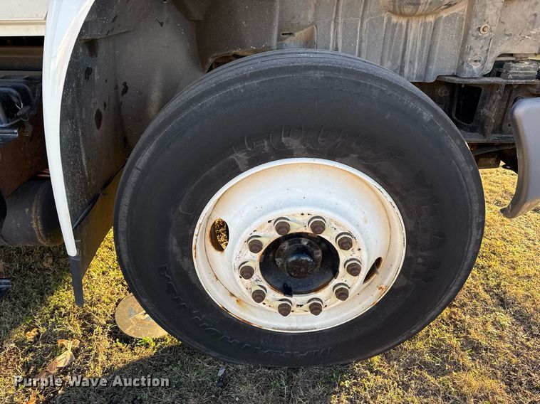 image for item EG7950 2009 International 4400 utility / service truck