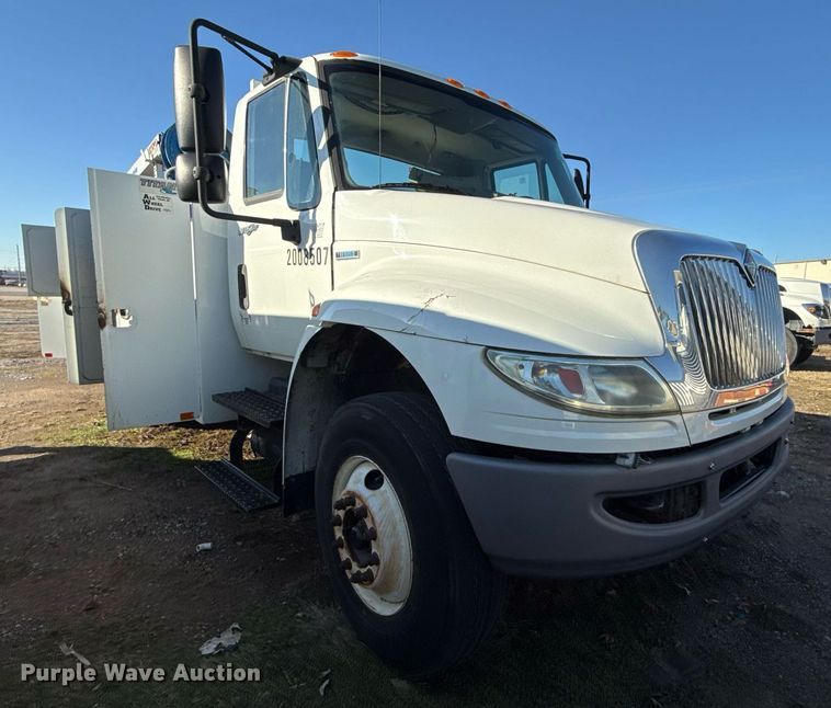 image for item EG7953 2008 International 4400 utility / service truck