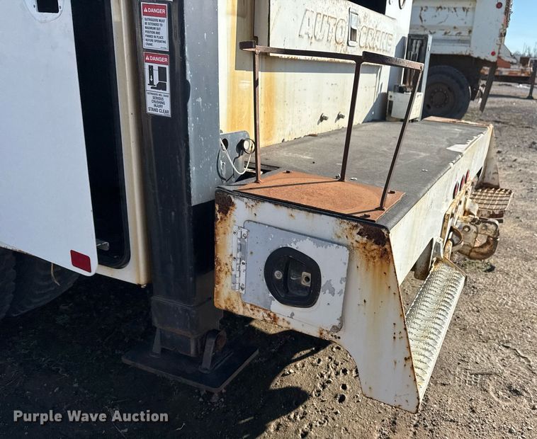 image for item EG7953 2008 International 4400 utility / service truck