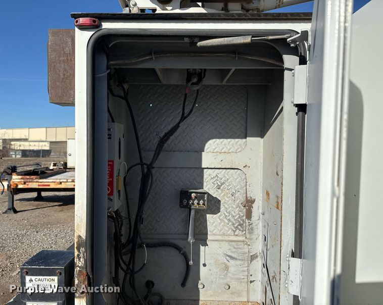 image for item EG7953 2008 International 4400 utility / service truck