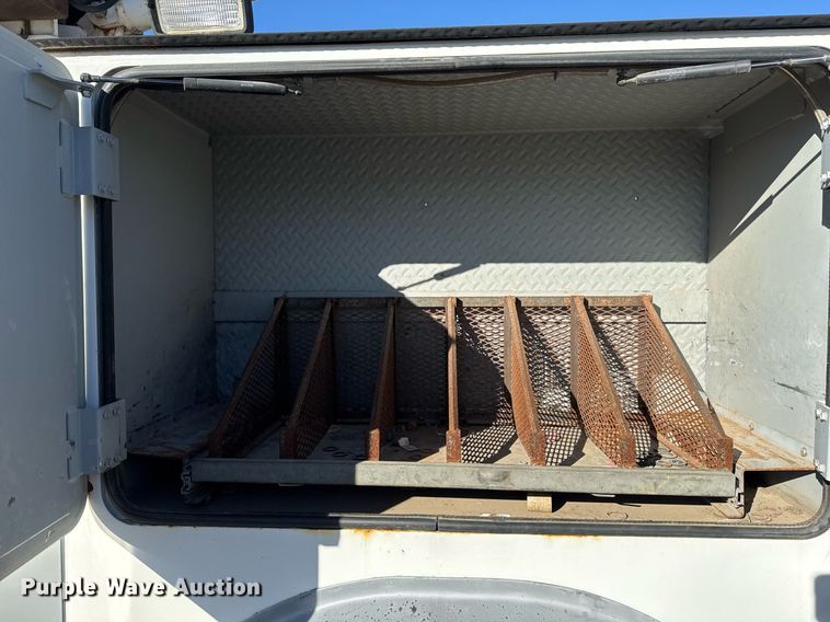 image for item EG7953 2008 International 4400 utility / service truck