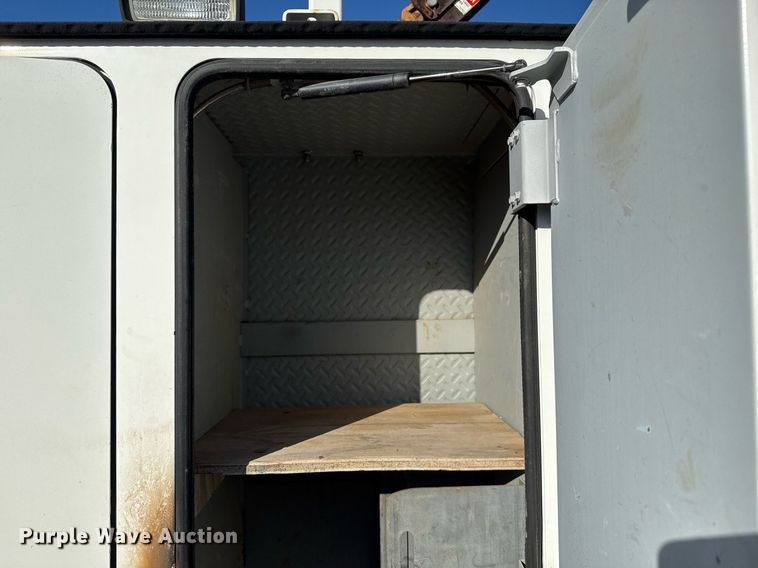 image for item EG7953 2008 International 4400 utility / service truck