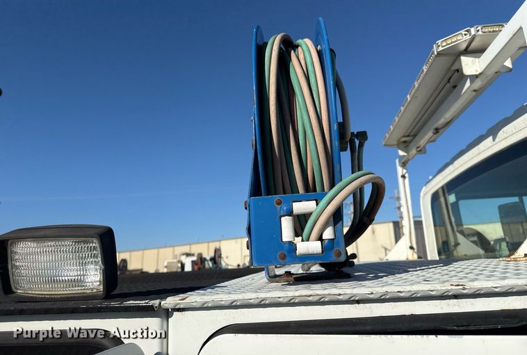 image for item EG7953 2008 International 4400 utility / service truck