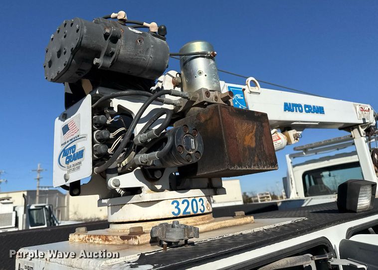 image for item EG7953 2008 International 4400 utility / service truck