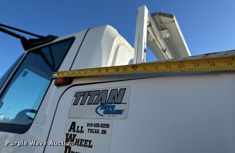 image for item EG7953 2008 International 4400 utility / service truck