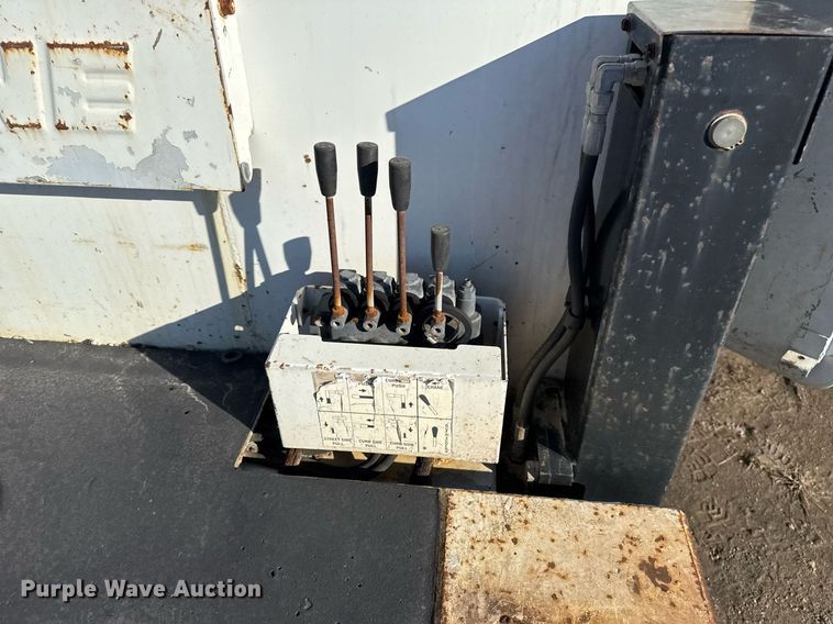 image for item EG7953 2008 International 4400 utility / service truck