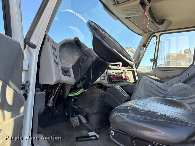 image for item EG7953 2008 International 4400 utility / service truck