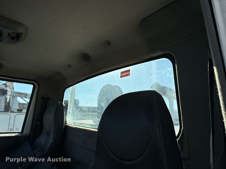 image for item EG7953 2008 International 4400 utility / service truck