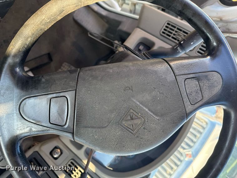 image for item EG7953 2008 International 4400 utility / service truck