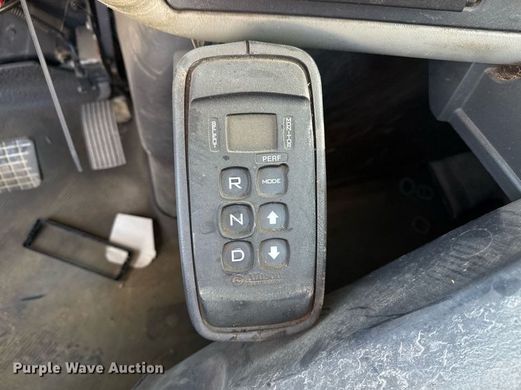 image for item EG7953 2008 International 4400 utility / service truck