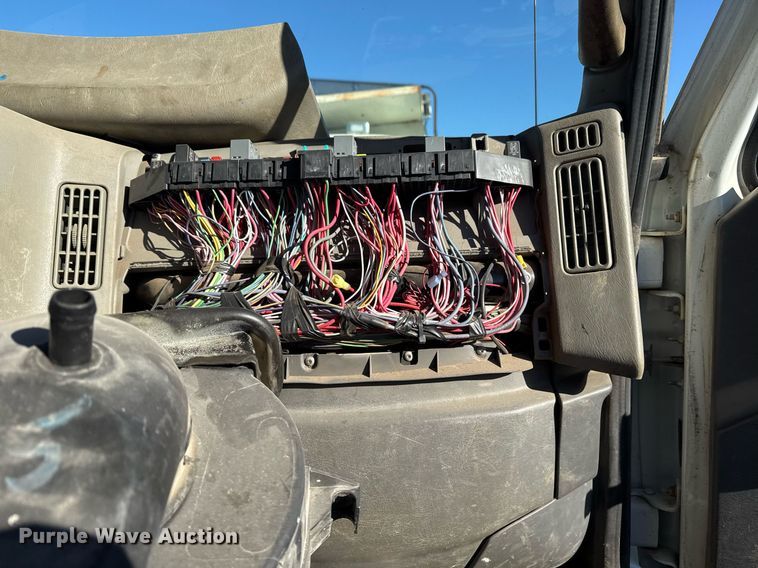 image for item EG7953 2008 International 4400 utility / service truck