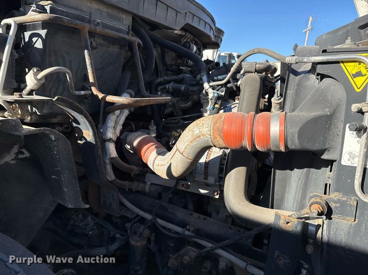 image for item EG7953 2008 International 4400 utility / service truck