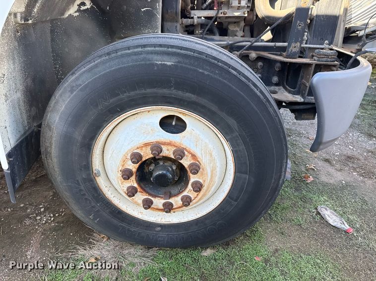 image for item EG7953 2008 International 4400 utility / service truck