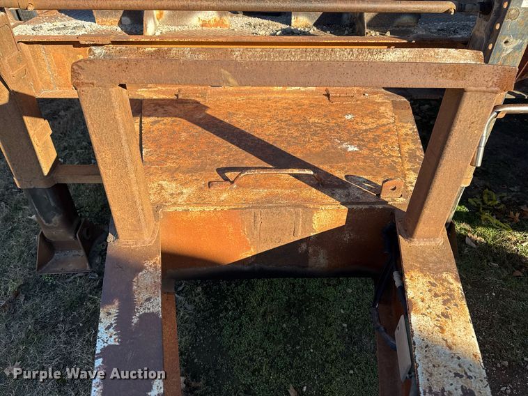 image for item EG7954 2001 Evaco Enterprises equipment trailer