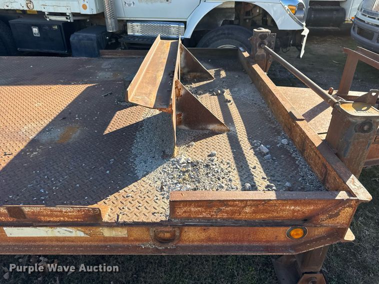 image for item EG7954 2001 Evaco Enterprises equipment trailer