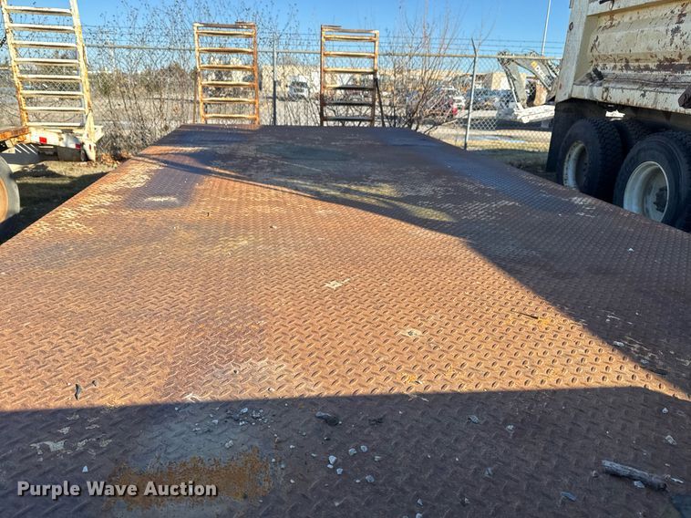 image for item EG7954 2001 Evaco Enterprises equipment trailer