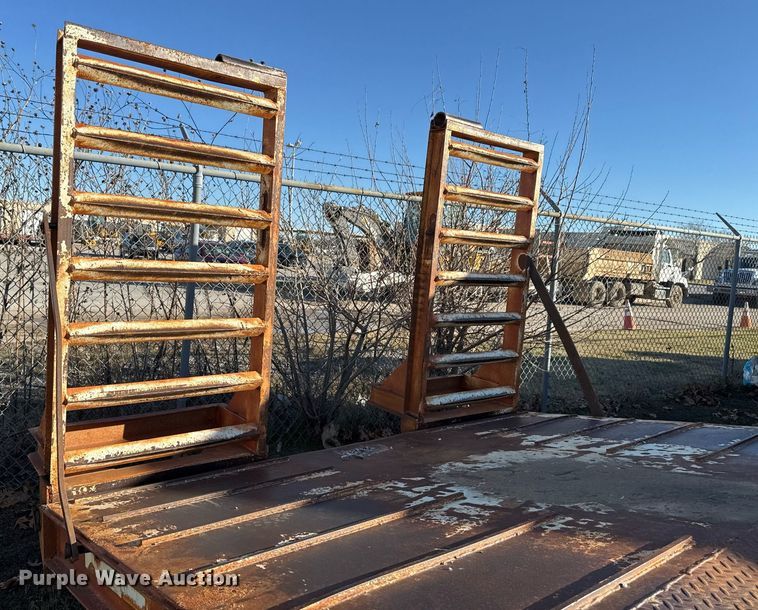 image for item EG7954 2001 Evaco Enterprises equipment trailer