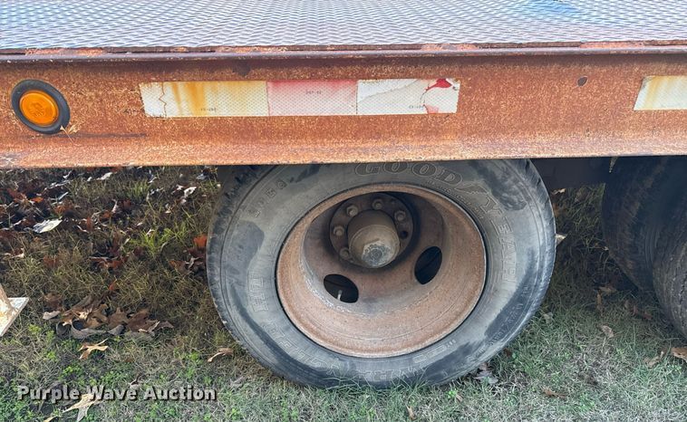 image for item EG7954 2001 Evaco Enterprises equipment trailer