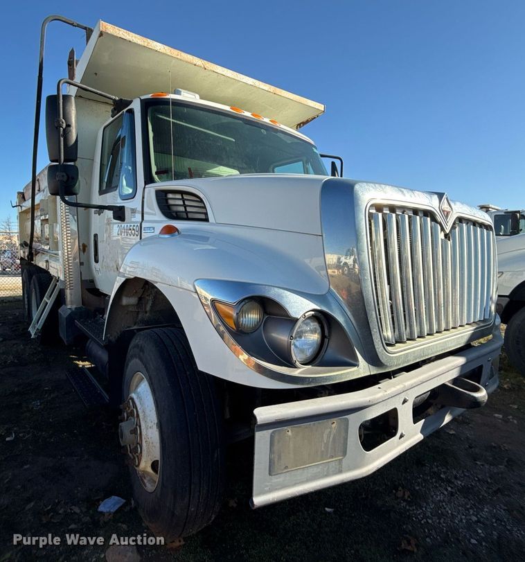 image for item EG7955 2010 International 7400 dump truck