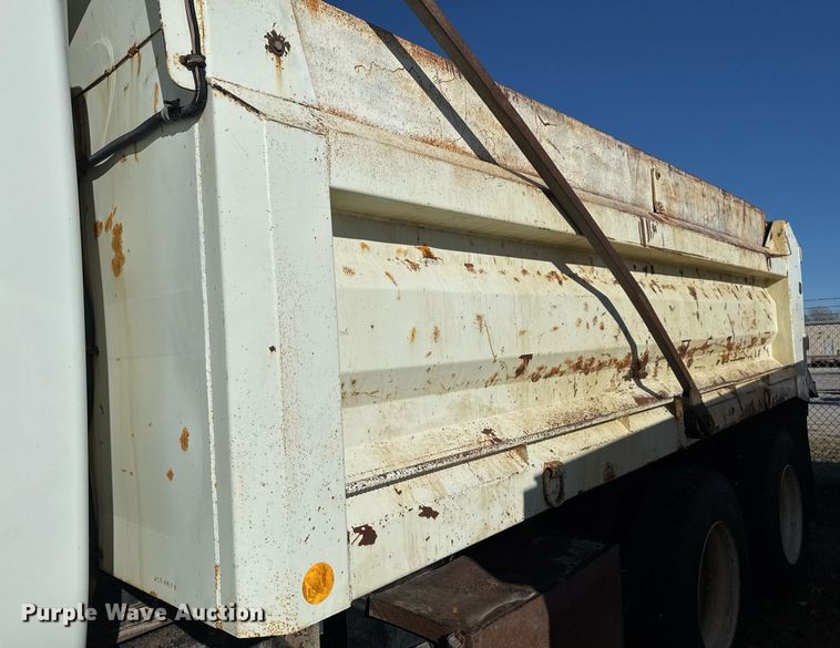 image for item EG7955 2010 International 7400 dump truck