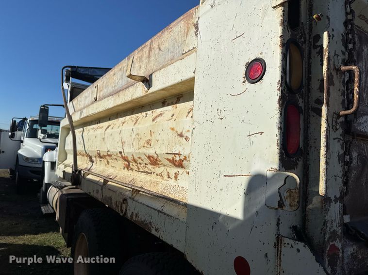 image for item EG7955 2010 International 7400 dump truck