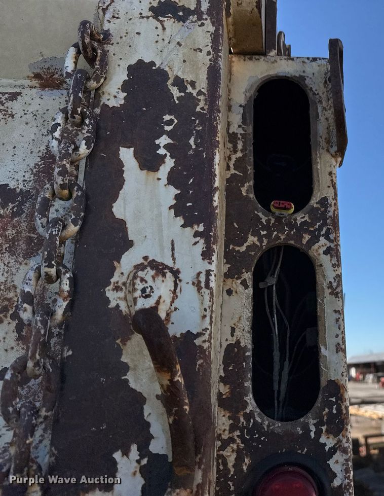 image for item EG7955 2010 International 7400 dump truck