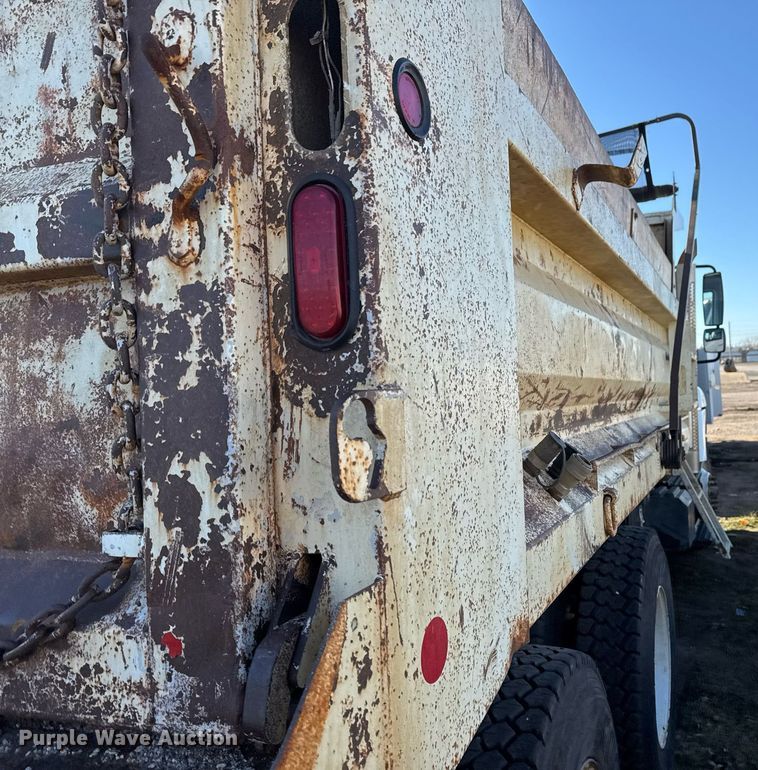 image for item EG7955 2010 International 7400 dump truck