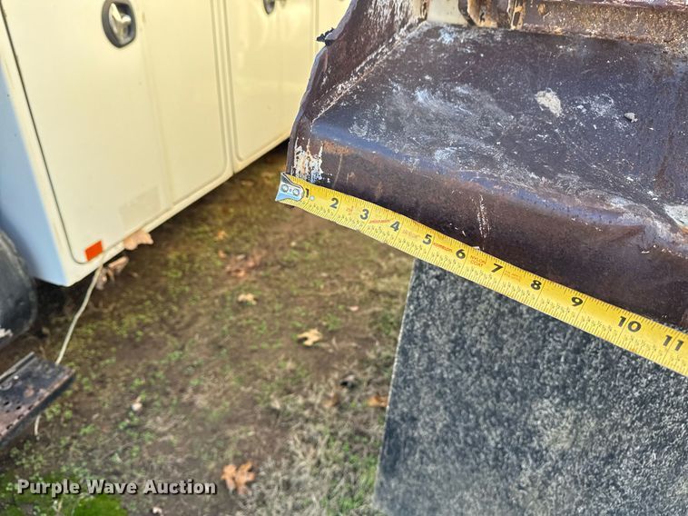 image for item EG7955 2010 International 7400 dump truck