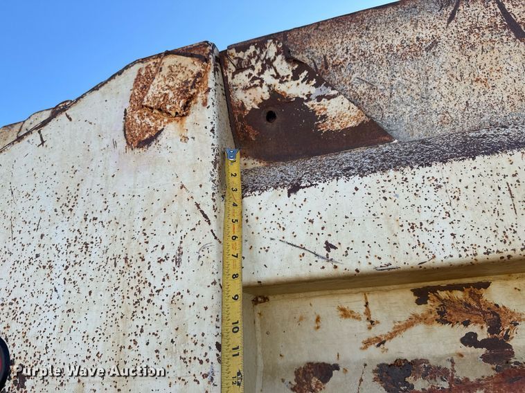 image for item EG7955 2010 International 7400 dump truck