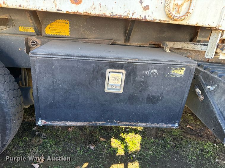 image for item EG7955 2010 International 7400 dump truck