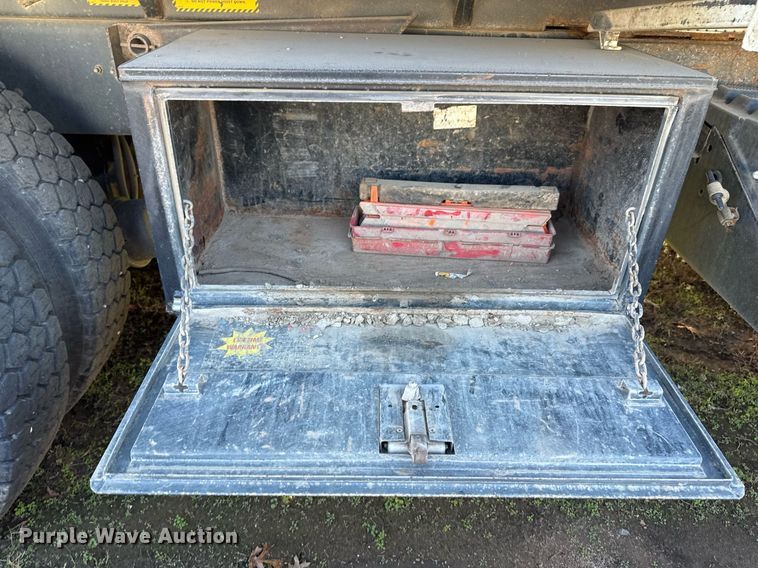 image for item EG7955 2010 International 7400 dump truck